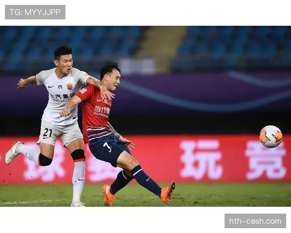 奥亚萨瓦尔队长携手球队迎战新赛季,状态回升引发球迷热议 奥亚萨瓦尔队长携手球队迎战新赛季,状态回升引发球迷热议