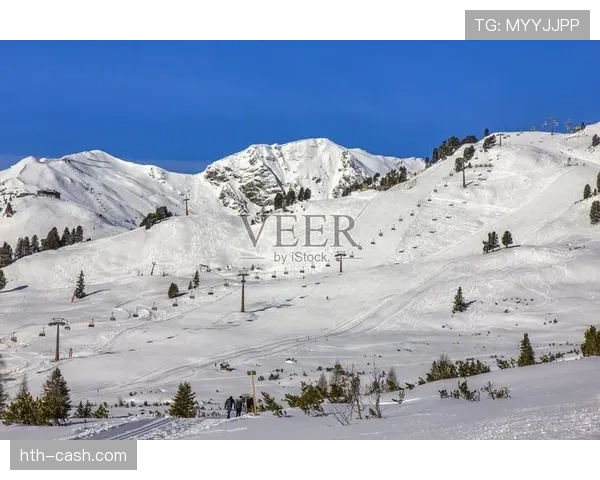 奥地利国家队阿尔卑斯山集训备战国际赛事，状态引人关注